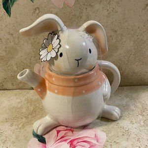 10 Strawberry Street Bunny Teapot